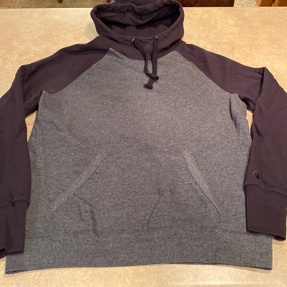 Women’s champion hoodie, size large